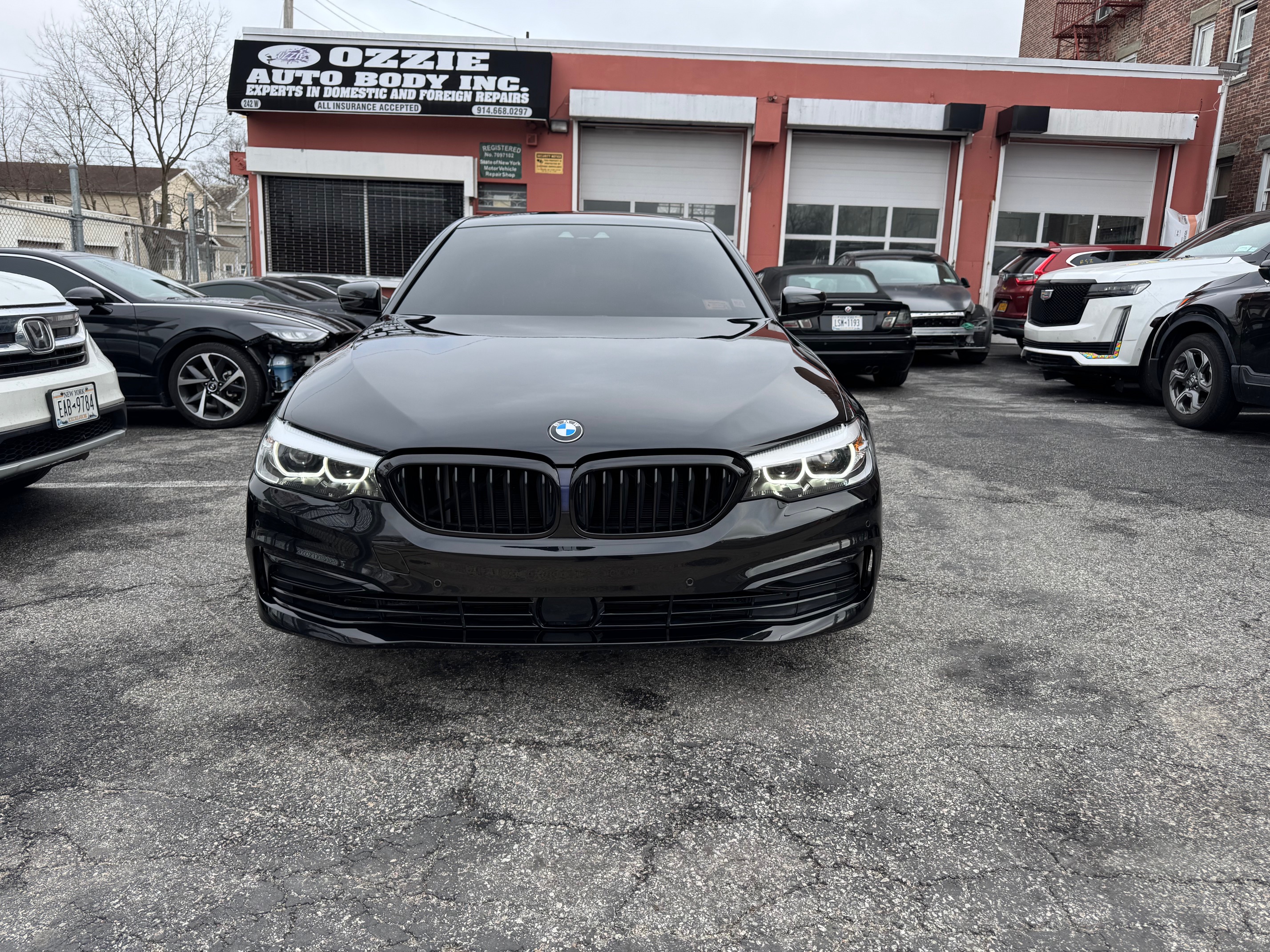 Ozzie Auto Body shop exterior